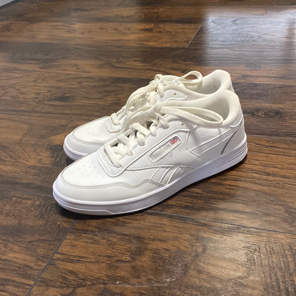 REEBOK  CLUM MEMT  Sneakers
